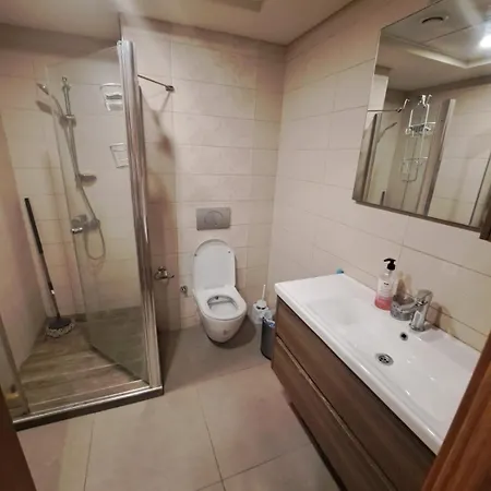 Tow Bed And Living With Pool And Gym Eskiomerler